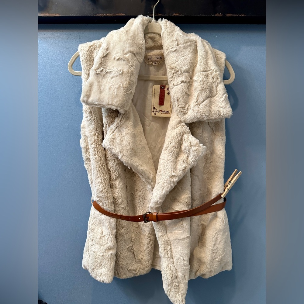 J J Winter By JJ Basics, Ivory Cream Faux Fur Vest Coat w Belt Size Xl NEW w tag